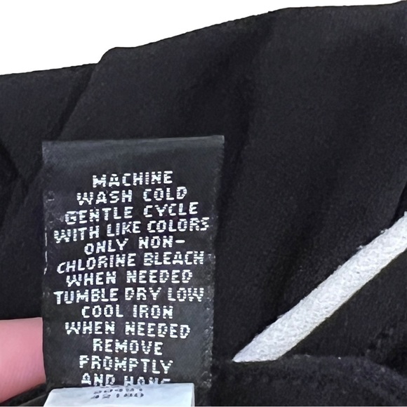 Alfani Women’s Black Sleeveless Blouse with White Accent Trim, Size Small - Picture 11 of 11